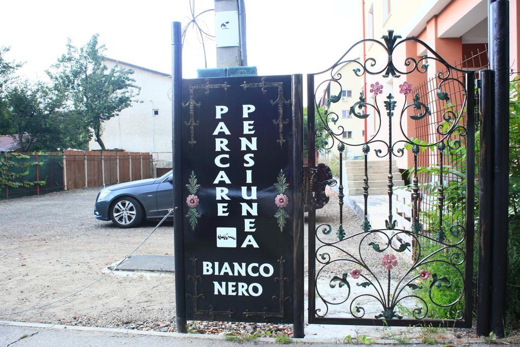 Pensiunea Bianco Nero Timişoara Exterior foto