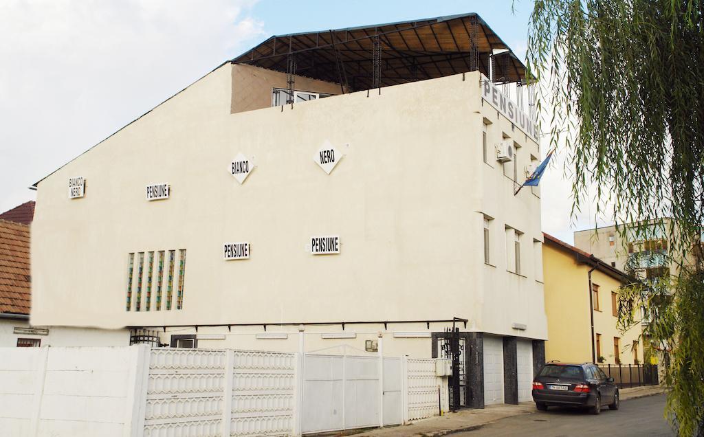 Pensiunea Bianco Nero Timişoara Exterior foto